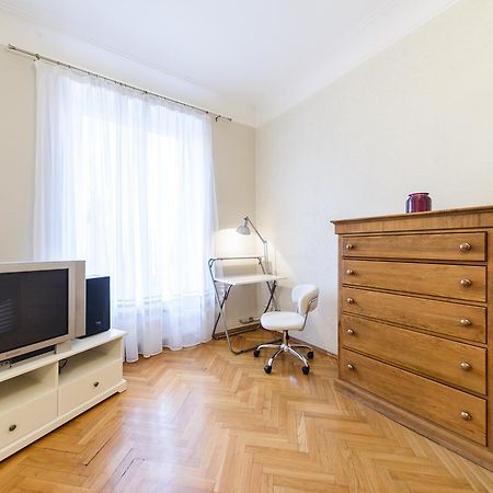 Apartment Near Olympic Stadium Kiev Extérieur photo